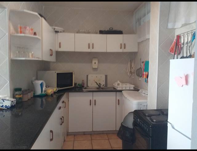 2 BEDROOM FLAT RENTED IN DOONSIDE